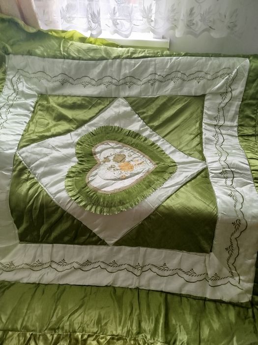 Одеяла и подушки