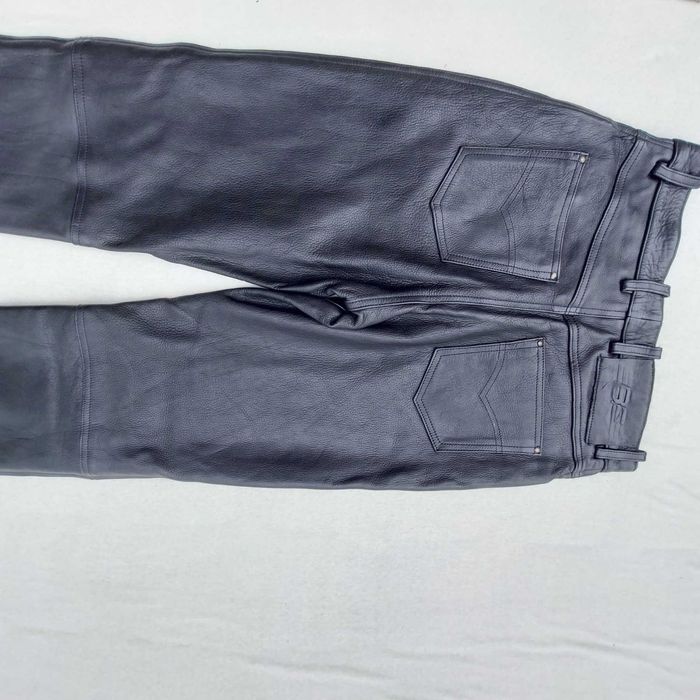 O sa vand pantaloni de piele pentru MOTO!!!
NOU! Germania!