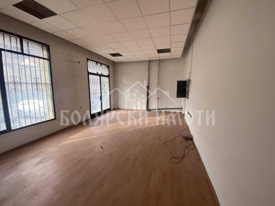 Продава се Магазин в Велико Търново, Света гора - 345 кв.м за 900 €/кв.м - Снимка #6
