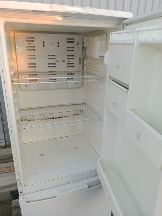 Холодилник бирюса