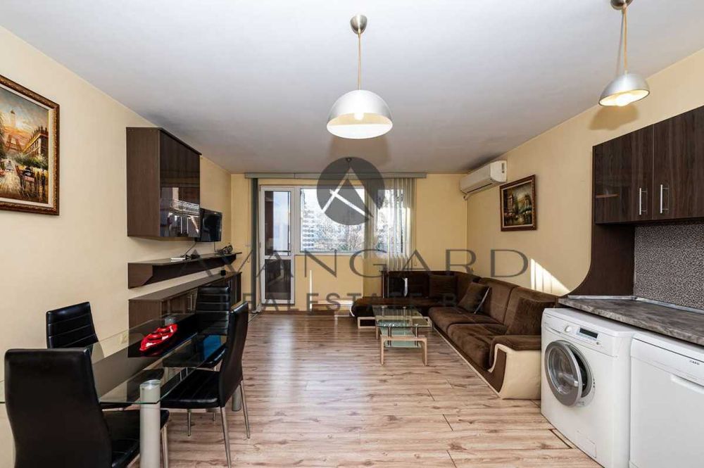 Продава се Тристаен апартамент в Пловдив, Кършияка - 90 кв.м за 2256 €/кв.м - Снимка #1