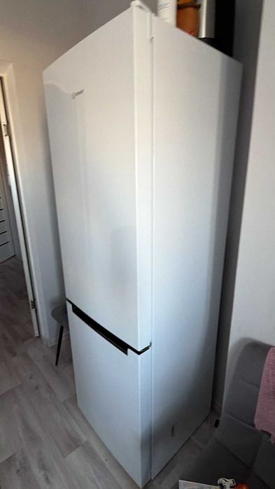 Продам холодильник Indesit