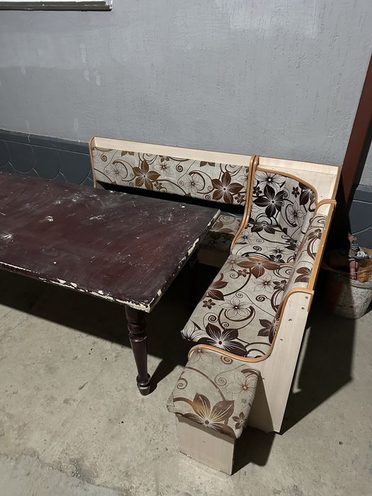 Кухонный уголок + стол