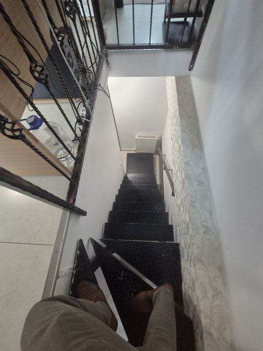 Închiriez spatiu comercial