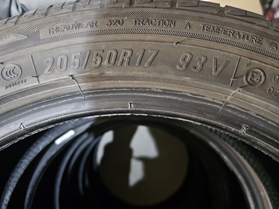 Vand anvelope vara 205/50 R17 ca noi