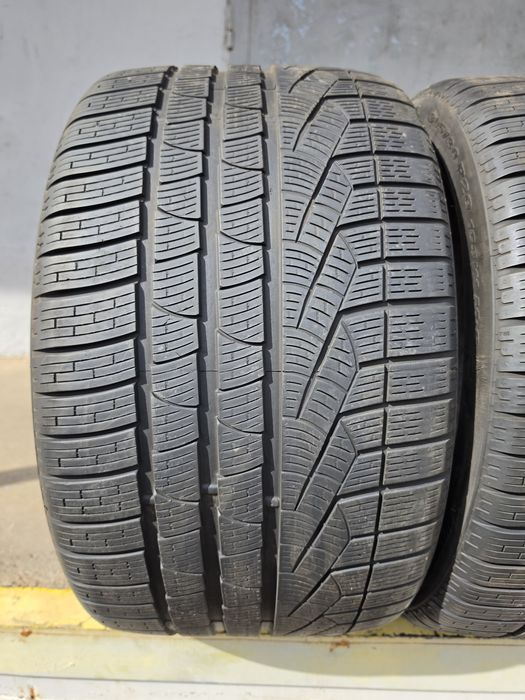 2 бр. зимни гуми 305/30/20 Pirelli MO 6 mm DOT 3617