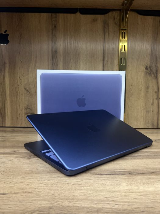MacBook Neo 8/512 100% 17 sikl