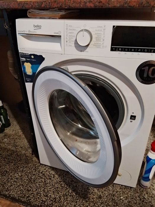 Продавам пералня Beko в добро състояние  още е гаранционна.