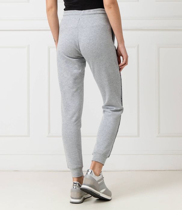 Vând pantaloni de trening tommy