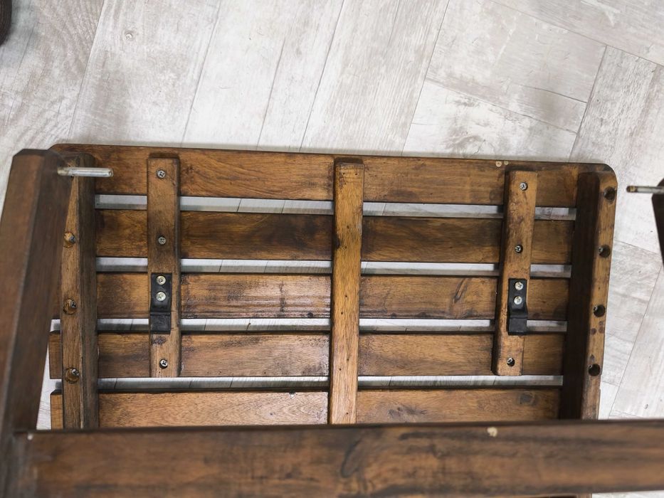 Комплект градински мебели от дърво, маса и три столаа