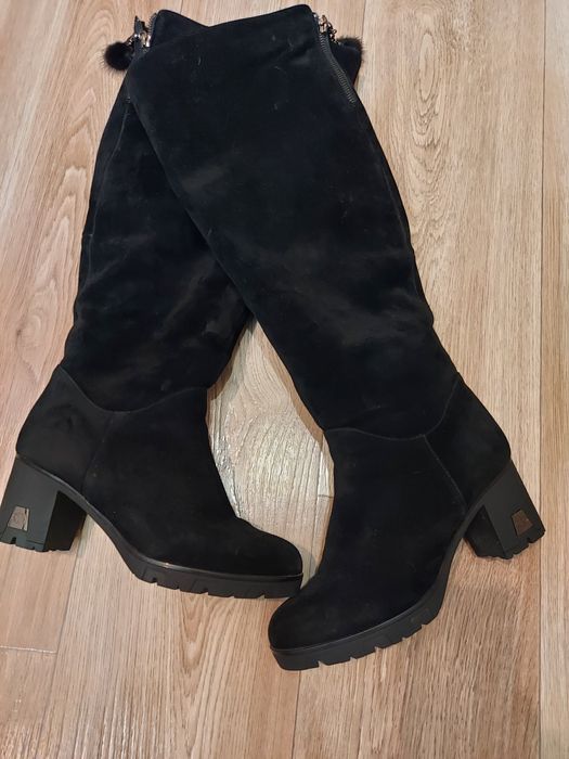 Продам женские сапоги