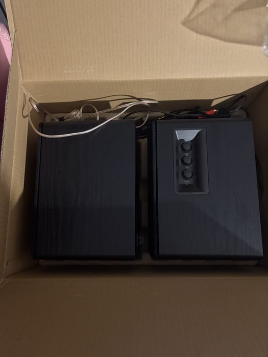 Edifier R1280T — 2.0, отличное состояние
