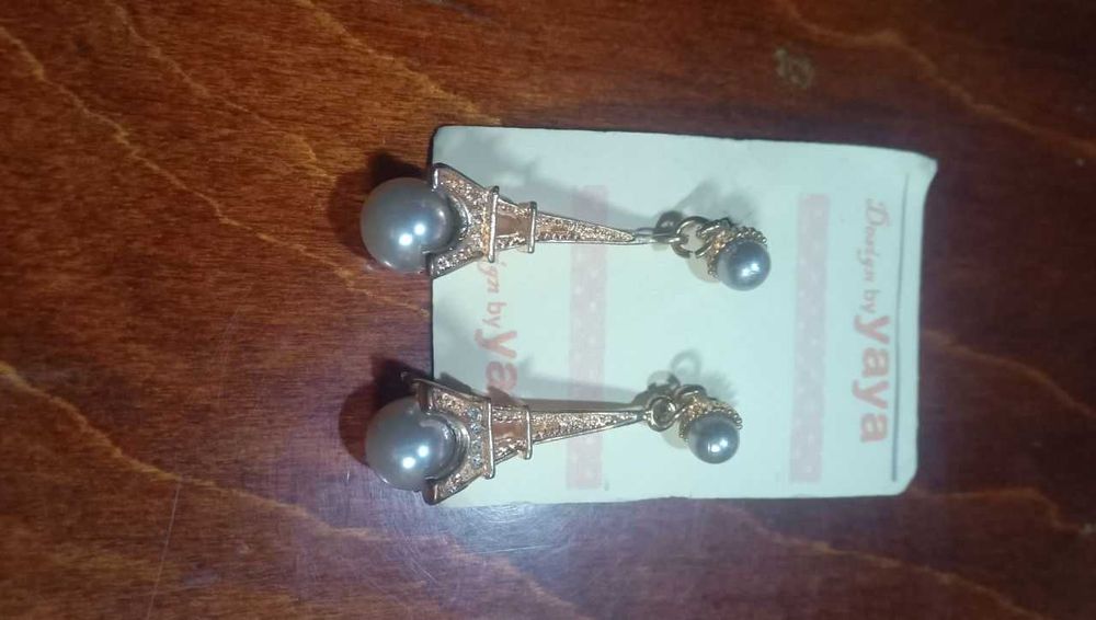 Женские серьги, Париж