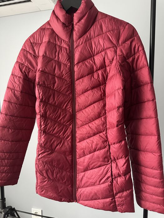 Шушлеково яке  тъмно червено