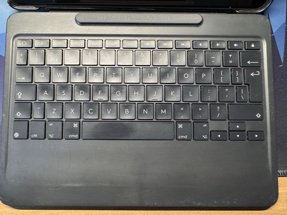 iPad Pro10.5 64GB＋smart keyboard＋AirPods IPad Pro 10.5 64GB Cellular + Logitech Keyboard Case Bucuresti