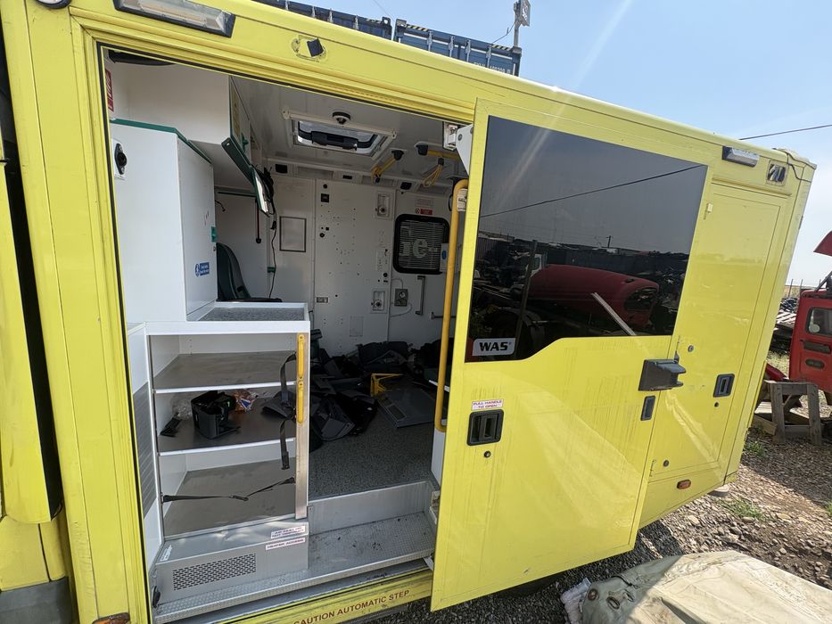 Dezmebrez sprinter ambulanta
