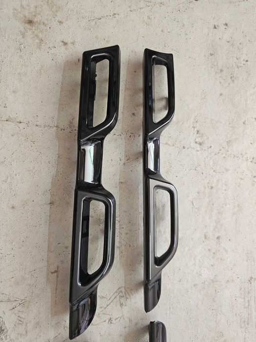 Ornamente grilă duster 2013-2017 black touch