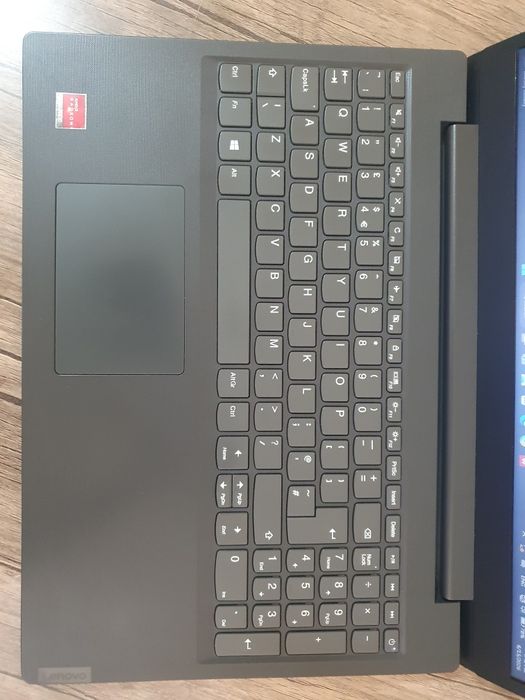 Noutbuk Lenovo  Kelishiladi