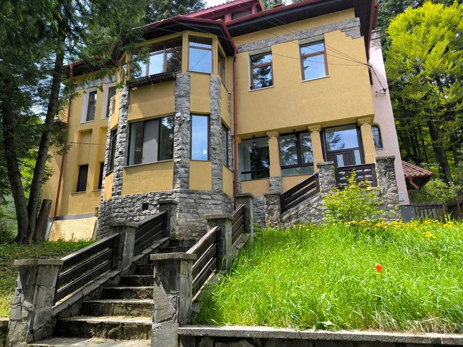 De vânzare  vilă deosebită în Sinaia, zona Furnica