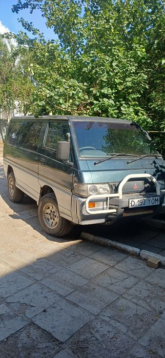 Продам Митсубиси Делика