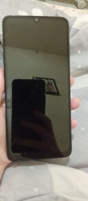 Redmi 13c Б у пользовался два дня стекло требует замену