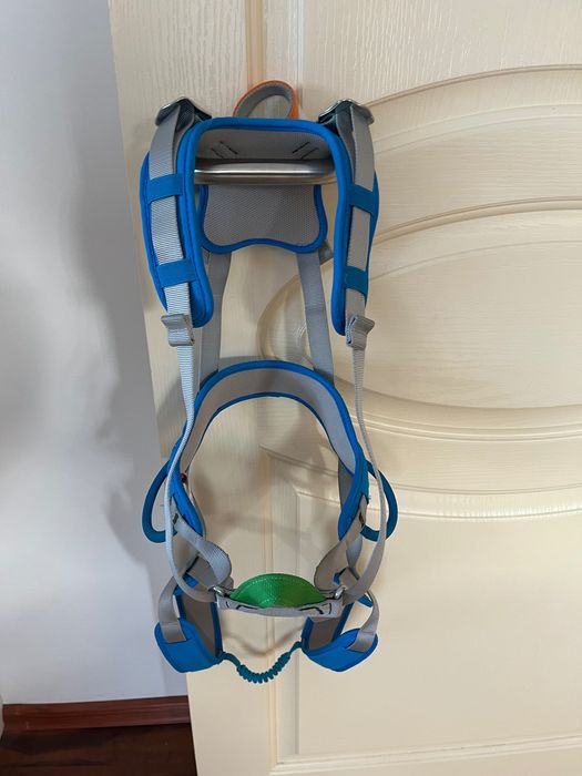 Детска сбруя(седалка) за катерене(до