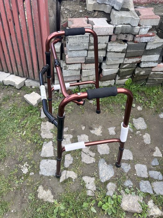 Vând cadru metalic, aeroteram, calorifer electric si scaun cu wc