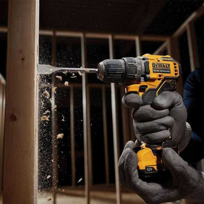 Аккумуляторная дрель-шуруповерт DeWalt DCD701D2-QW