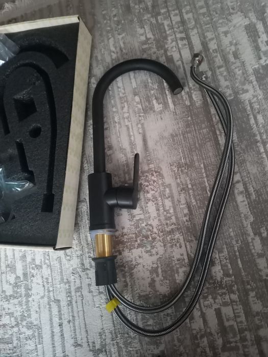 Продам смеситель для кухни