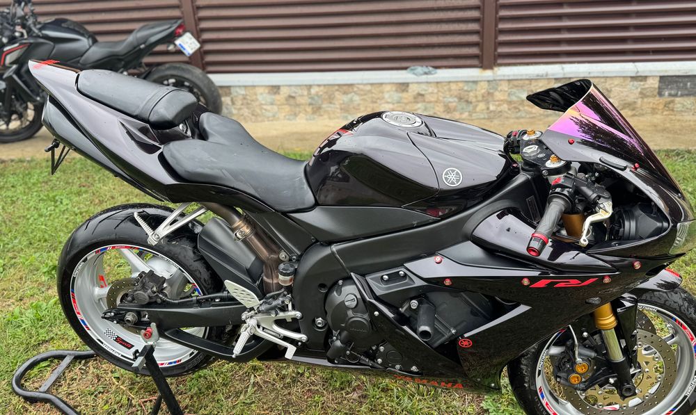 Vând Yamaha r1 rn12