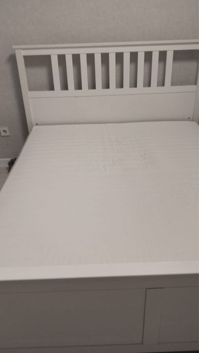 Продам кровать IKEA с матрасом