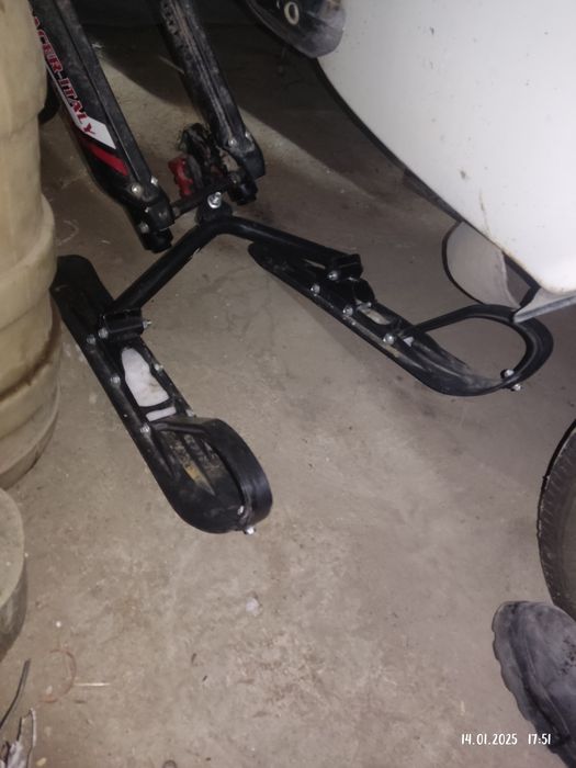 Гусиница эндуро с лыжой