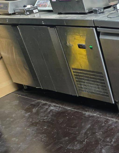 Холодильный стол