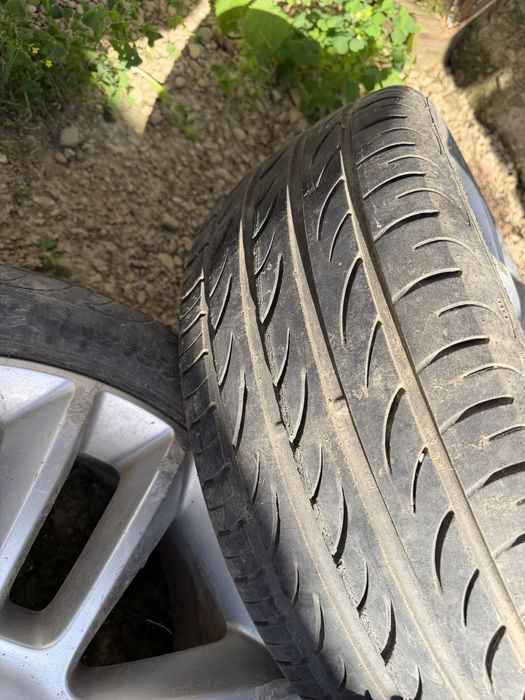 Jante r17 cu anvelope 215 45 17 in 4 gauri