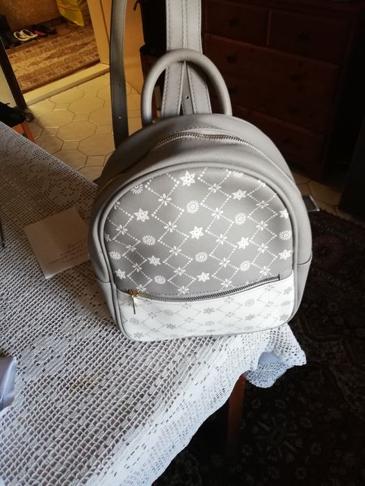 Свежа и удобна раница