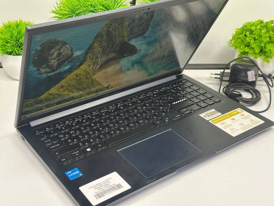 Asus Vivobook core i3-1215u