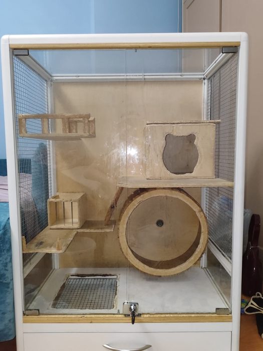 Продам клетку для шиншилы