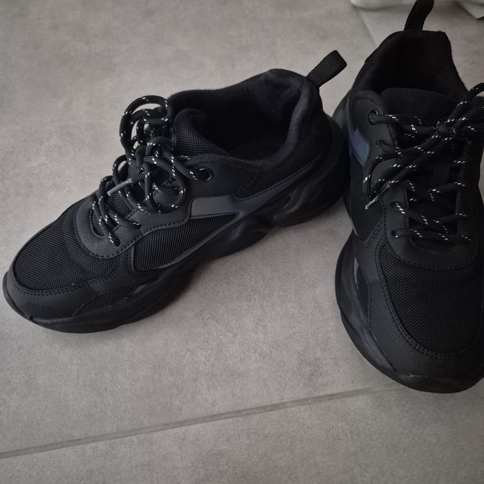 Продам кросовки 37 р