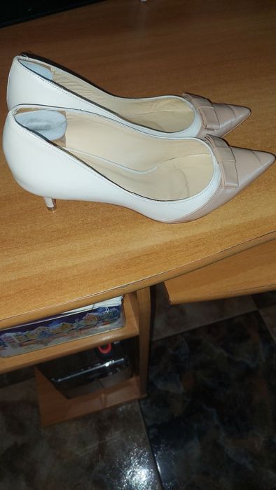 Pantofi de gala și sandale