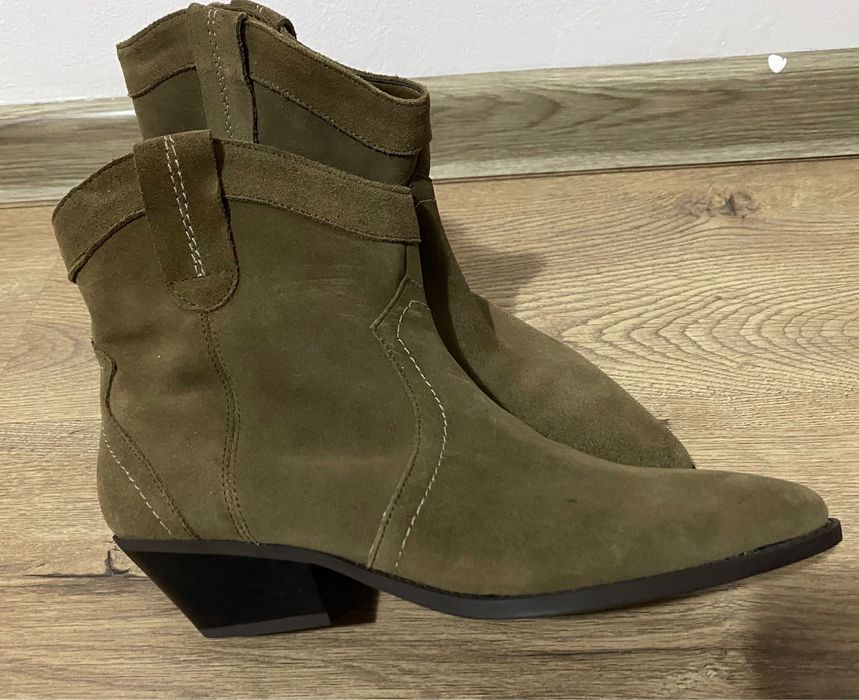 Ghete Ciocate Pull&Bear – Piele Întoarsă – Noi fără etichetă – Mărimea 35