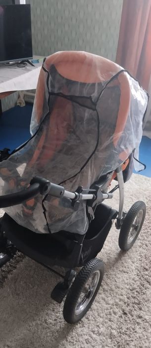 Детская коляска и авто-люлька