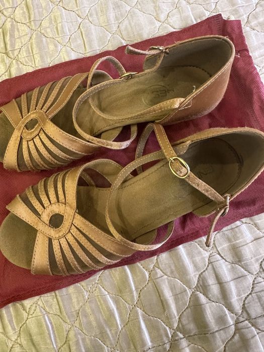 Продам туфли для бальных танцев 37р