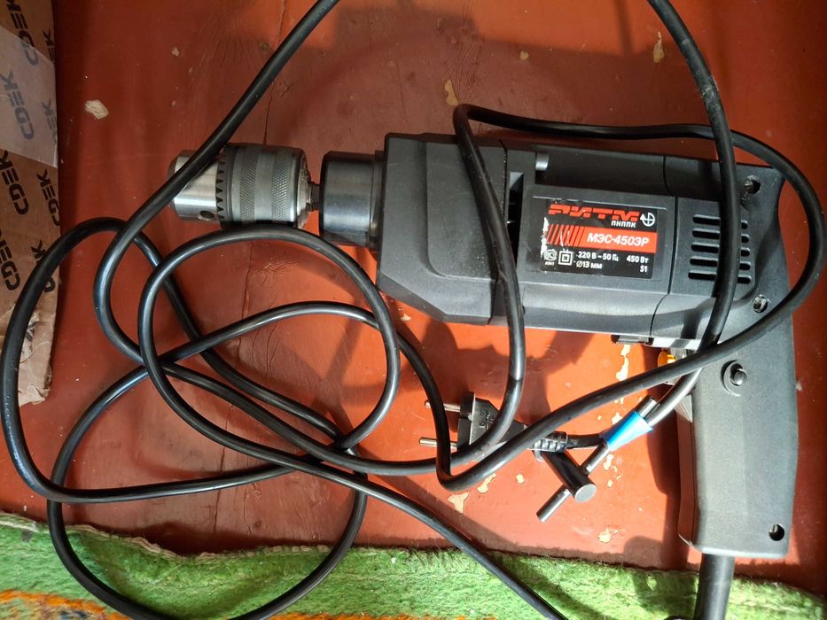 Продам перфораторы б/у, плиткорез б/у 16×60 см размер, фляга б/у