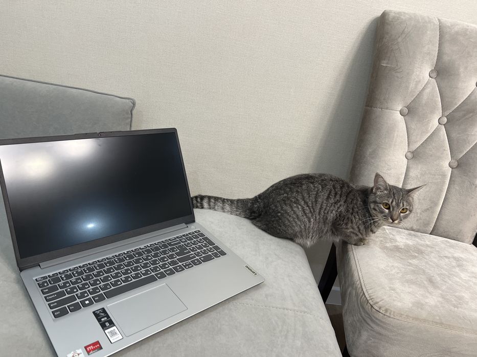 Продается новый Ноутбук Lenovo .