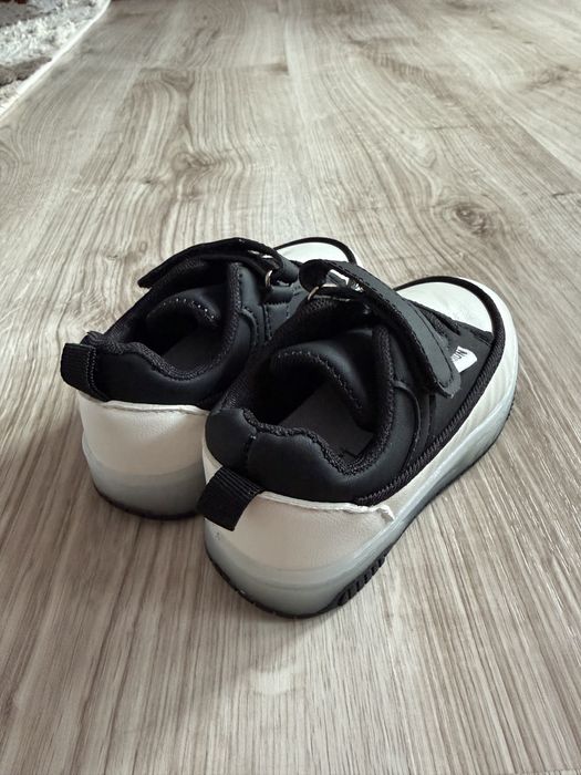 Adidasi noi copii nr 25