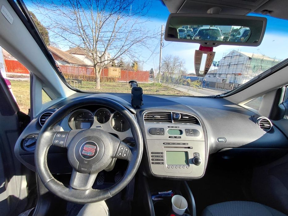 Vând    Seat      Altea