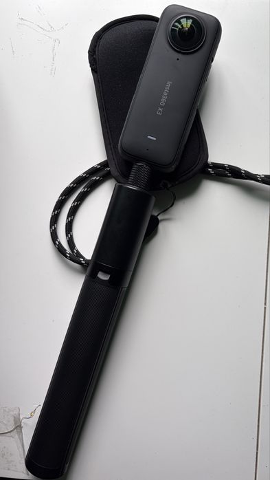 Insta360 X3 + stick + trepied + husă (stare foarte bună)
