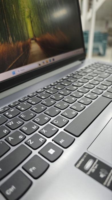 Ноутбук Lenovo 82RK