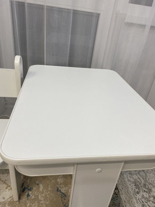 Детская парта со стульчиком