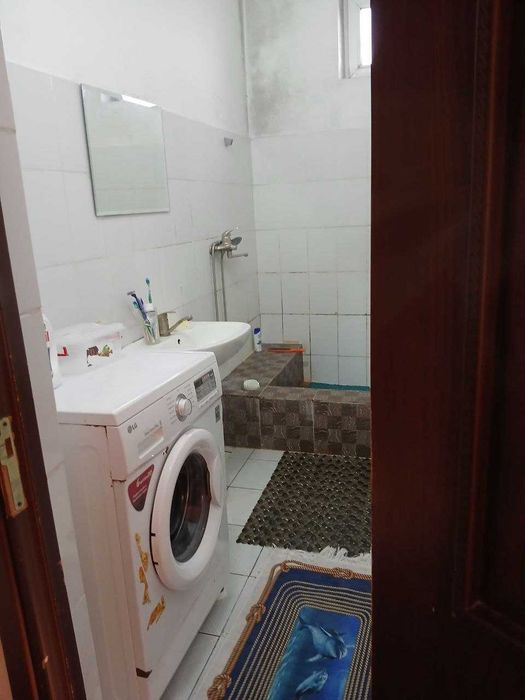 Namunali uy 6 sotix Guliston yangi bozor atrofida 85000$ kelishiladi